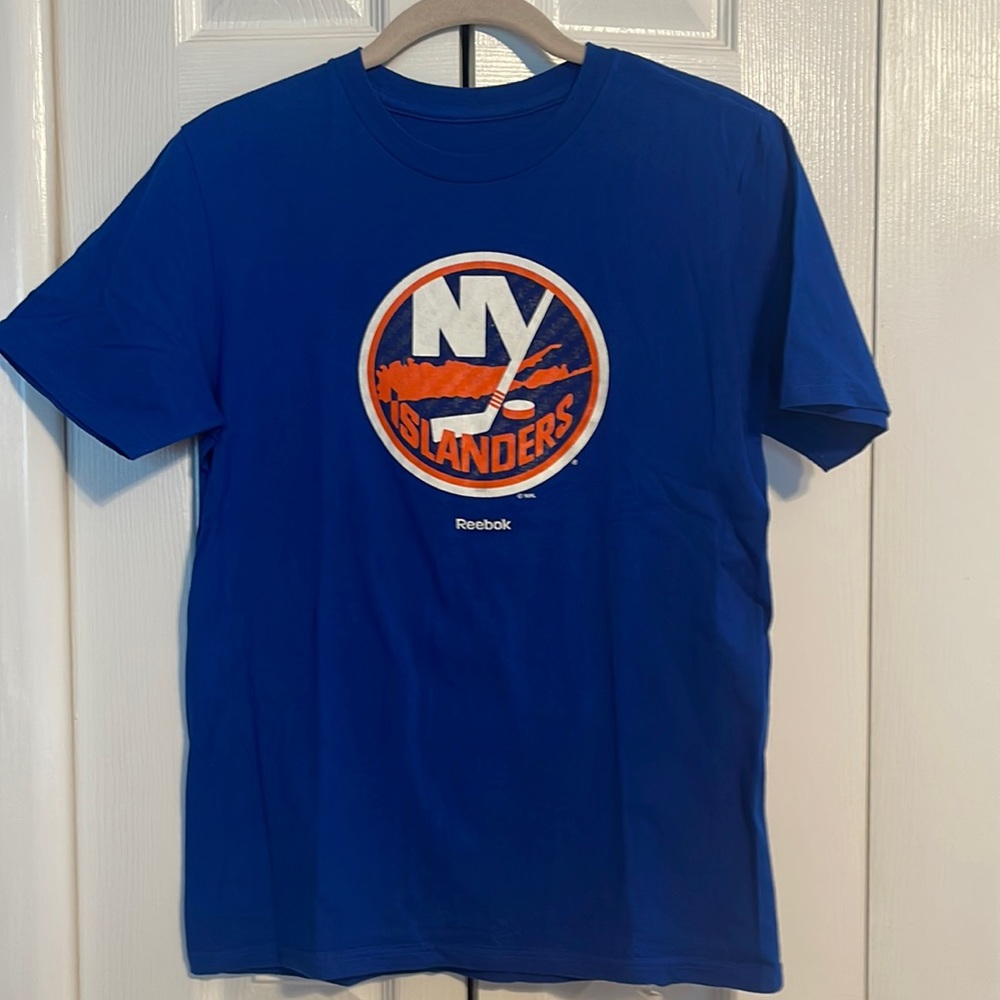 Reebok New York Islanders 100% cotton short sleeve shirt size kids large 14-16